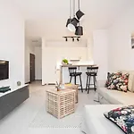 M&j - Garden Gates Apartment