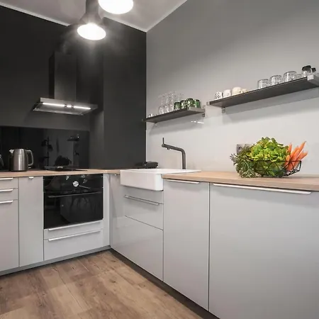 M&j - Garden Gates Apartment